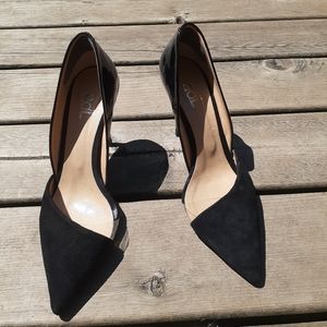 Black high heeled pumps size 9 US